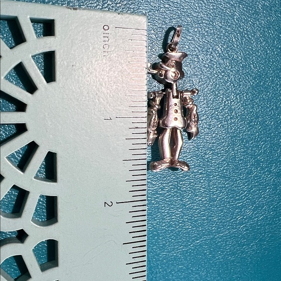 Sterling Silver Vintage Popeye and Olive Oyl pendants. - Picture 5 of 6